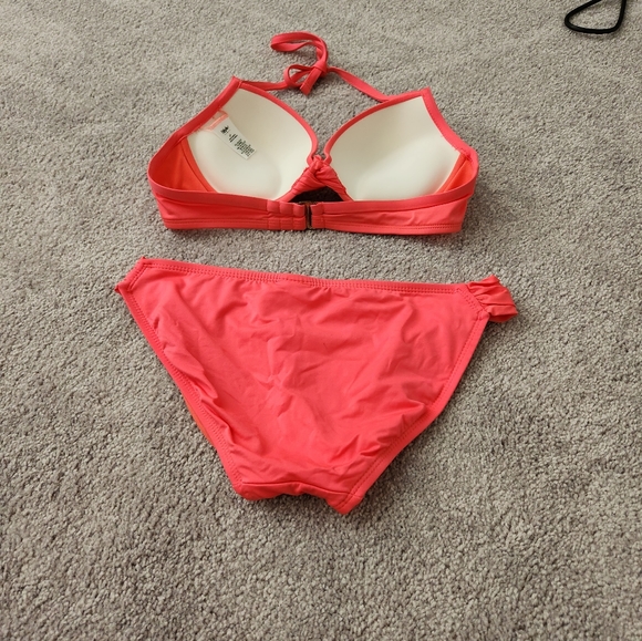 Bikini - Picture 3 of 3